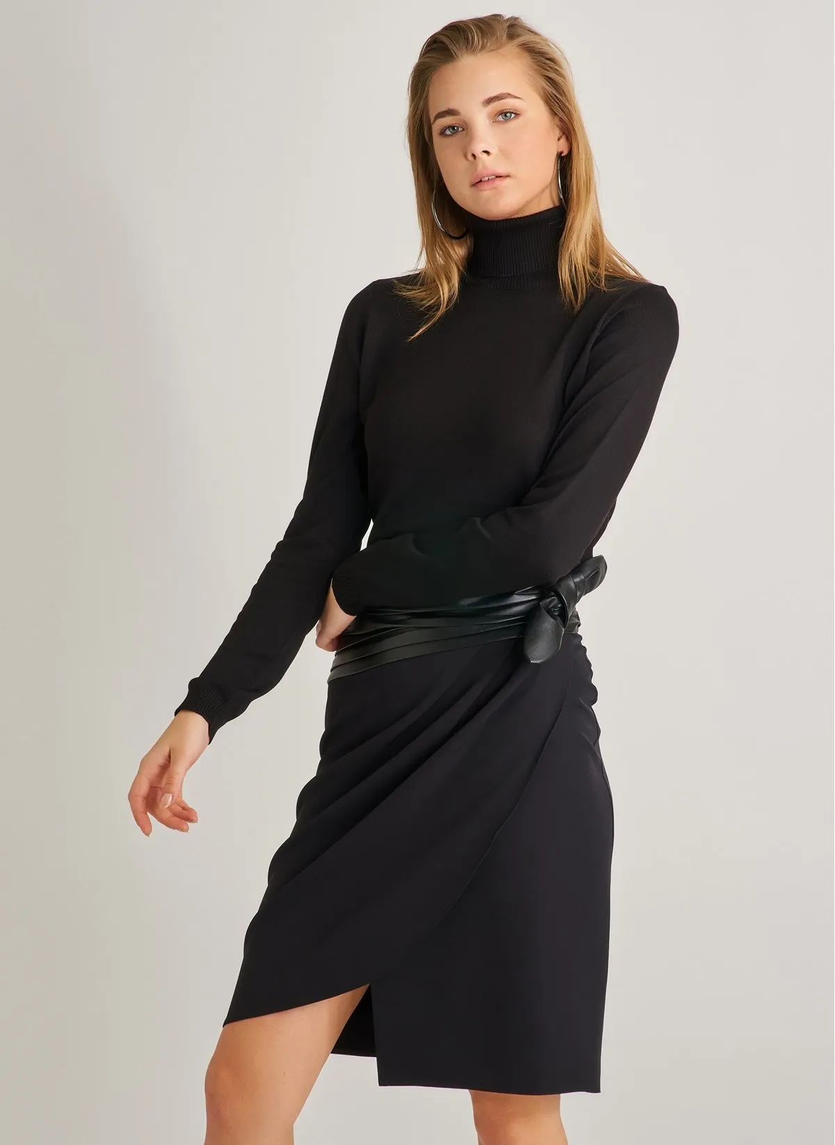 1056 Black Binded Wrap Skirt