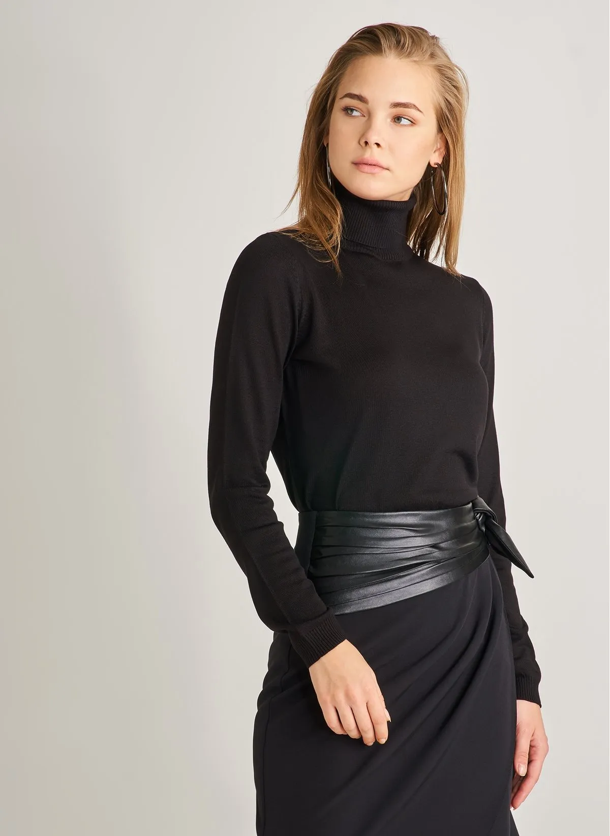 1056 Black Binded Wrap Skirt