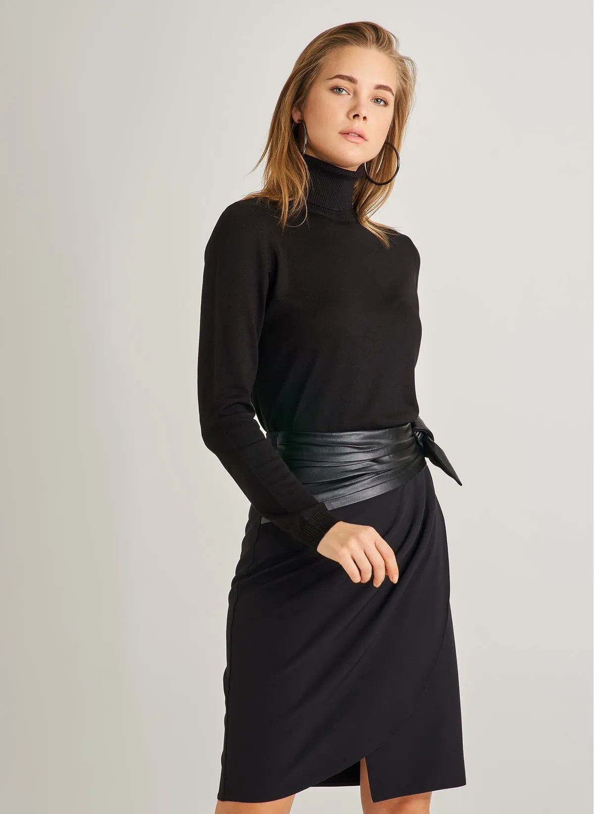 1056 Black Binded Wrap Skirt