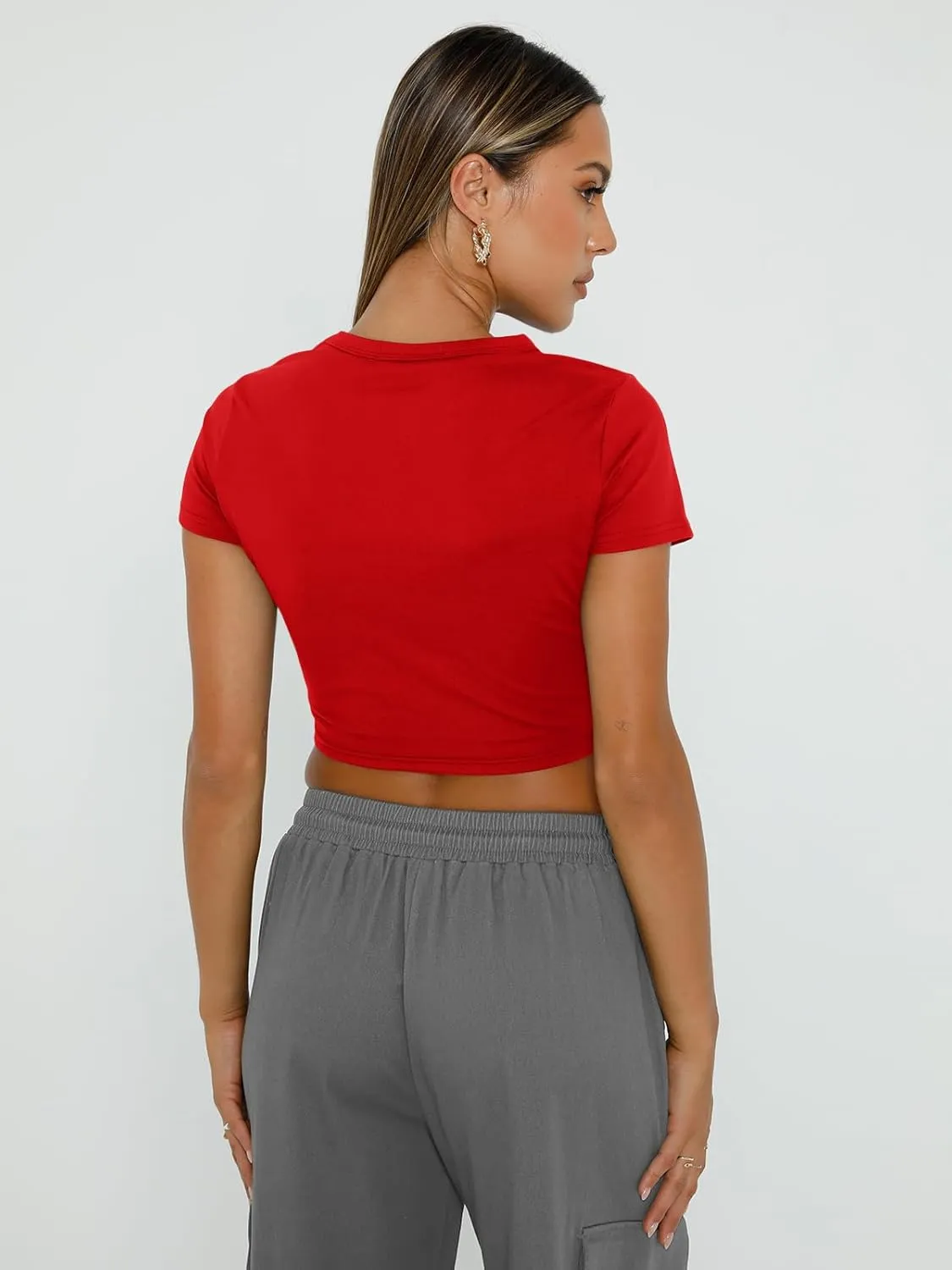 WYNNQUE Womens Crop Tops Cute Summer Scoop Neck Basic Tees Slim Fit Trendy Short Sleeve T Shirts for Teen Girls 2025