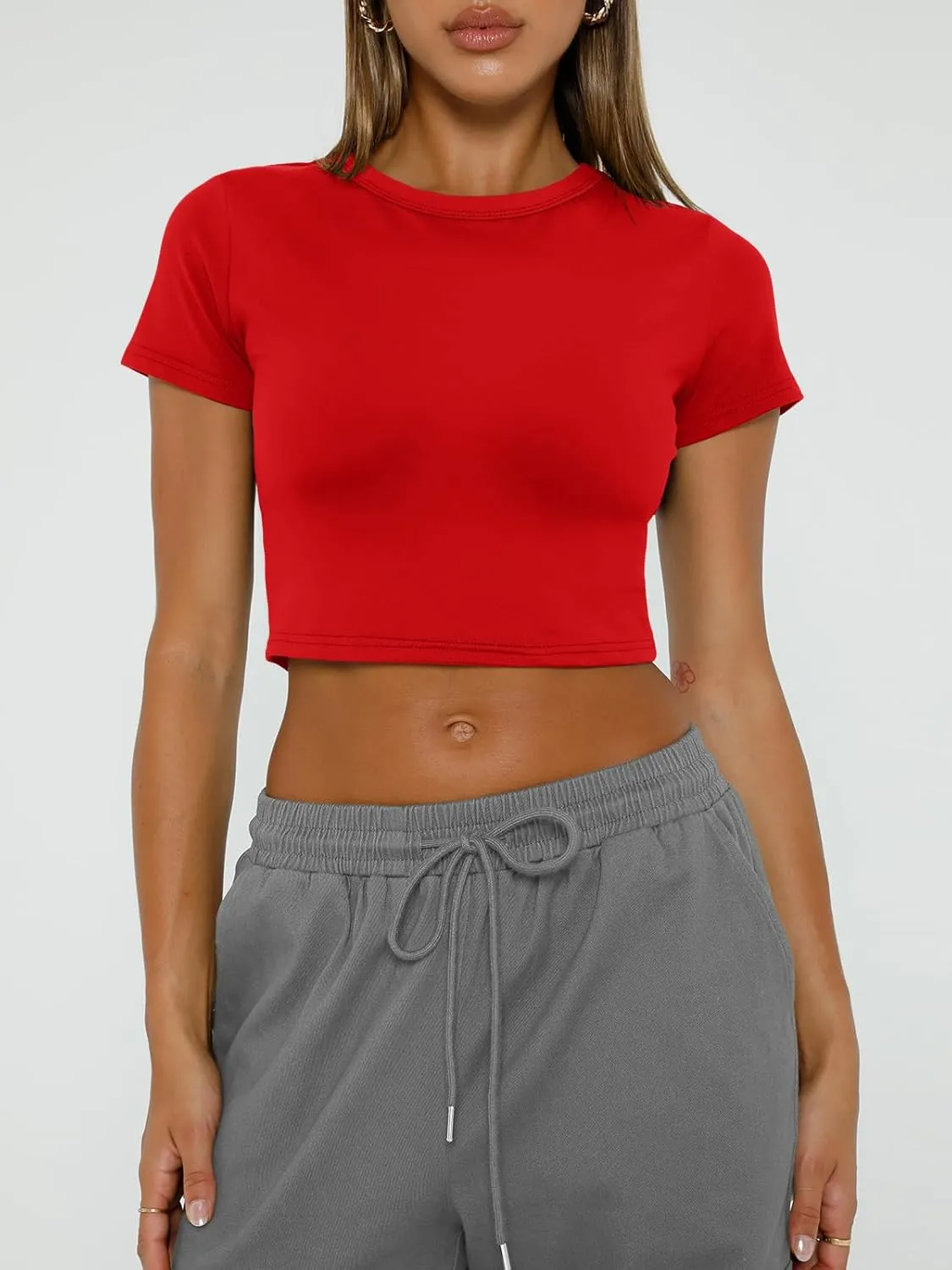 WYNNQUE Womens Crop Tops Cute Summer Scoop Neck Basic Tees Slim Fit Trendy Short Sleeve T Shirts for Teen Girls 2025